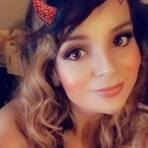 Meet your Posher, Nelly